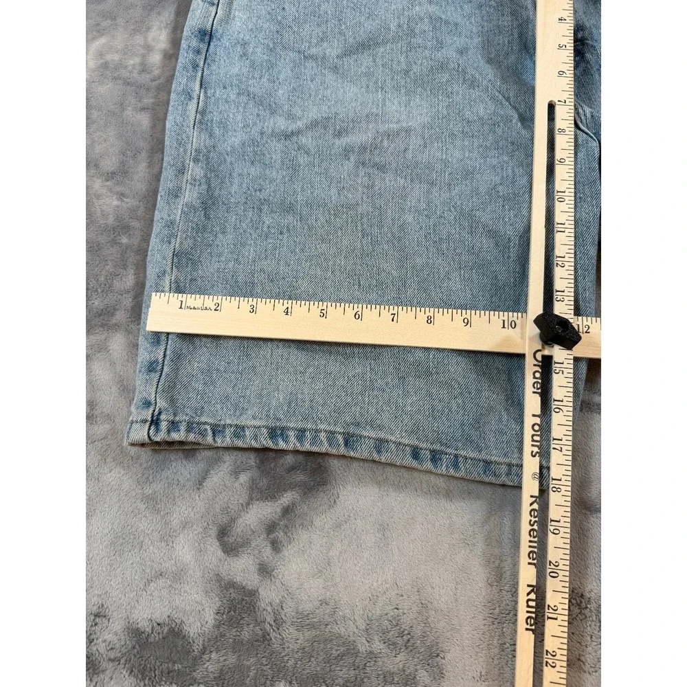 Wrangler Men's Relaxed Fit Denim Shorts Light Wash Blue Jean Size 40